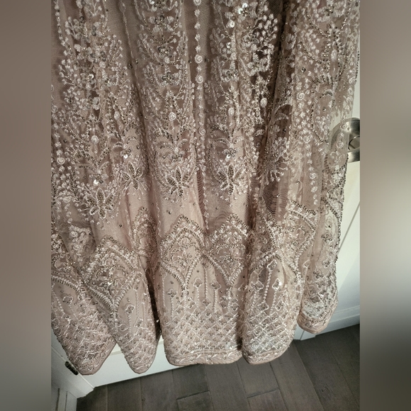 INDIAN BRIDAL OUTFIT - Picture 10 of 14